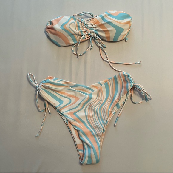 Aurelle Bikini Set & Tote - Picture 2 of 10